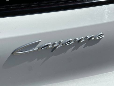 Used 2024 Porsche Cayenne AWD/4WD image 52