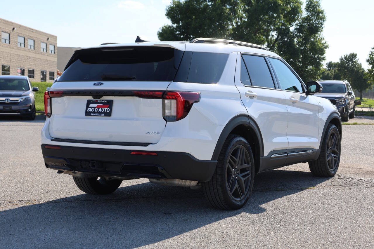 Used 2025 Ford Explorer ST-Line w/ Premium Package AWD/4WD image 9