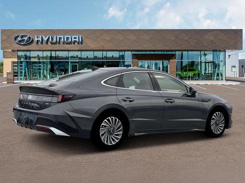New 2026 Hyundai Sonata Limited FWD image 8