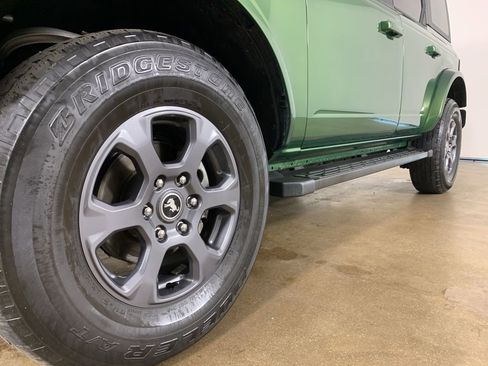 Used 2024 Ford Bronco Outer Banks AWD/4WD image 2