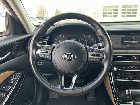 Used 2020 Kia Cadenza Limited image 10