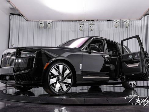 Used 2025 Rolls-Royce Cullinan image 6