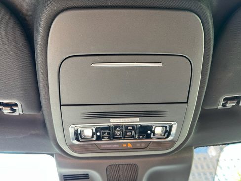 Used 2025 Lincoln Navigator Reserve image 28