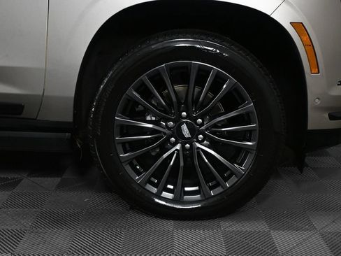 Used 2025 Cadillac Escalade Sport Platinum w/ LPO, Floor Liner Package AWD/4WD image 35