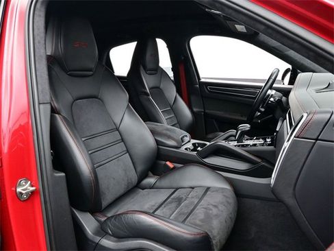 Used 2023 Porsche Cayenne GTS w/ Assistance Package image 18
