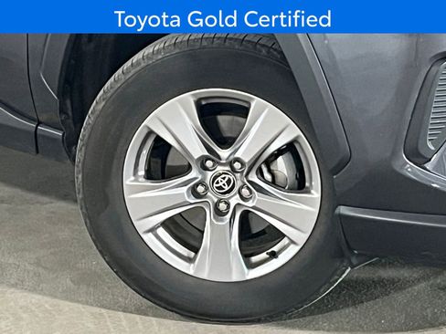 Used 2025 Toyota RAV4 XLE AWD/4WD image 2