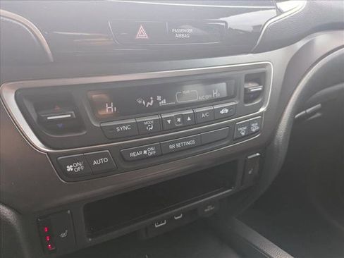 Used 2025 Honda Passport EX-L image 11