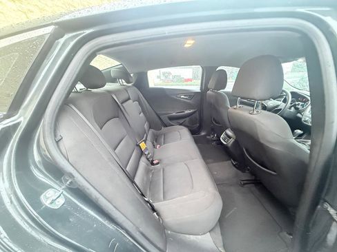 Used 2018 Chevrolet Malibu LT FWD image 12