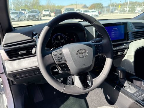 Certified 2026 Toyota Camry SE image 11