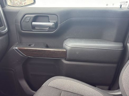 Used 2020 GMC Sierra 1500 SLE w/ SLE Value Package image 22