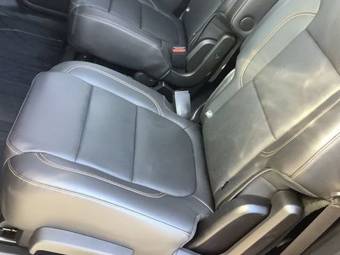 Used 2021 Chevrolet Traverse Premier AWD/4WD image 10