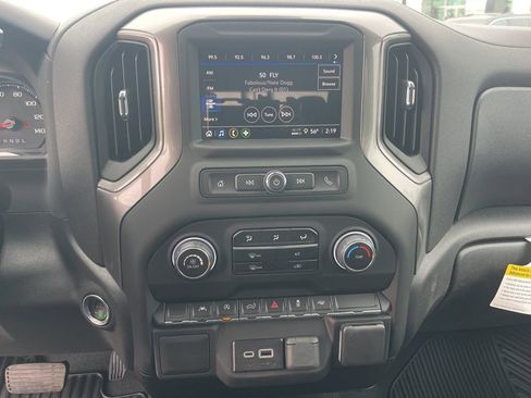 Used 2025 Chevrolet Silverado 1500 Custom image 19