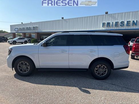 Used 2025 Ford Expedition Active AWD/4WD image 2