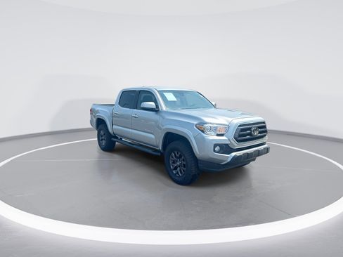 Used 2023 Toyota Tacoma SR5 w/ Technology Package AWD/4WD image 2