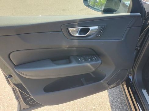 Certified 2025 Volvo XC60 B5 Core AWD/4WD image 10