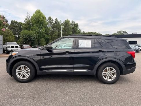 Used 2020 Ford Explorer XLT w/ Equipment Group 202A AWD/4WD image 2