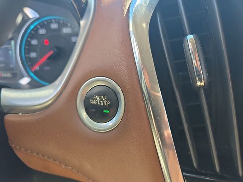 Used 2018 Chevrolet Traverse High Country AWD/4WD image 33