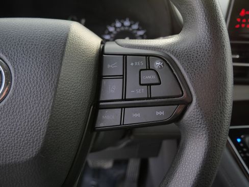 Certified 2024 Toyota Sienna LE image 30