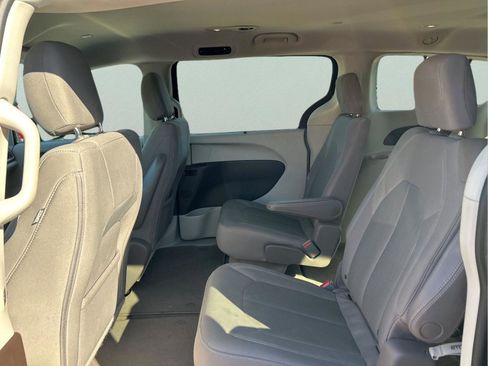 Certified 2017 Chrysler Pacifica Touring Plus w/ Security Group image 28