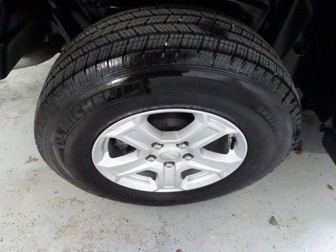 Certified 2022 Jeep Wrangler Unlimited Sport w/ Sun And Sound Package image 27