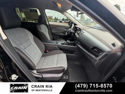 Used 2023 Nissan Rogue SV FWD image 31