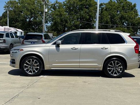 Used 2017 Volvo XC90 T6 Momentum w/ Vision Package AWD/4WD image 6