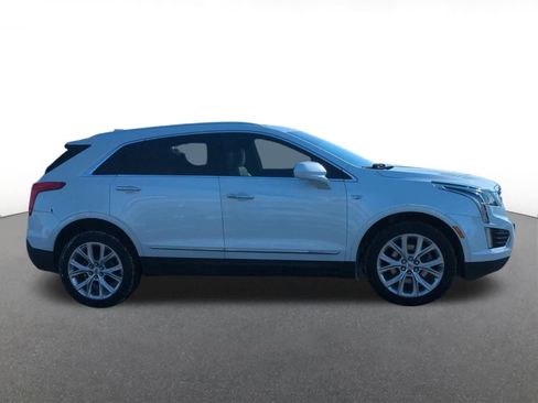 Used 2017 Cadillac XT5 Luxury w/ Driver Awareness Package image 7