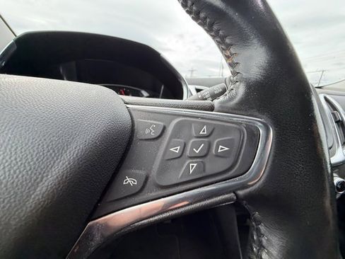 Used 2021 Chevrolet Equinox LT image 24