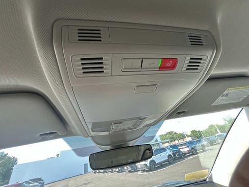 New 2025 Volkswagen Taos SE image 11