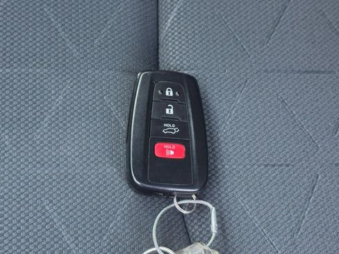 Used 2025 Toyota RAV4 XLE image 22