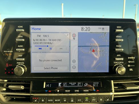 Certified 2024 Toyota Sienna Platinum image 32