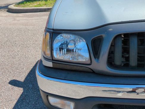 Used 2003 Toyota Tacoma 2WD Regular Cab image 10