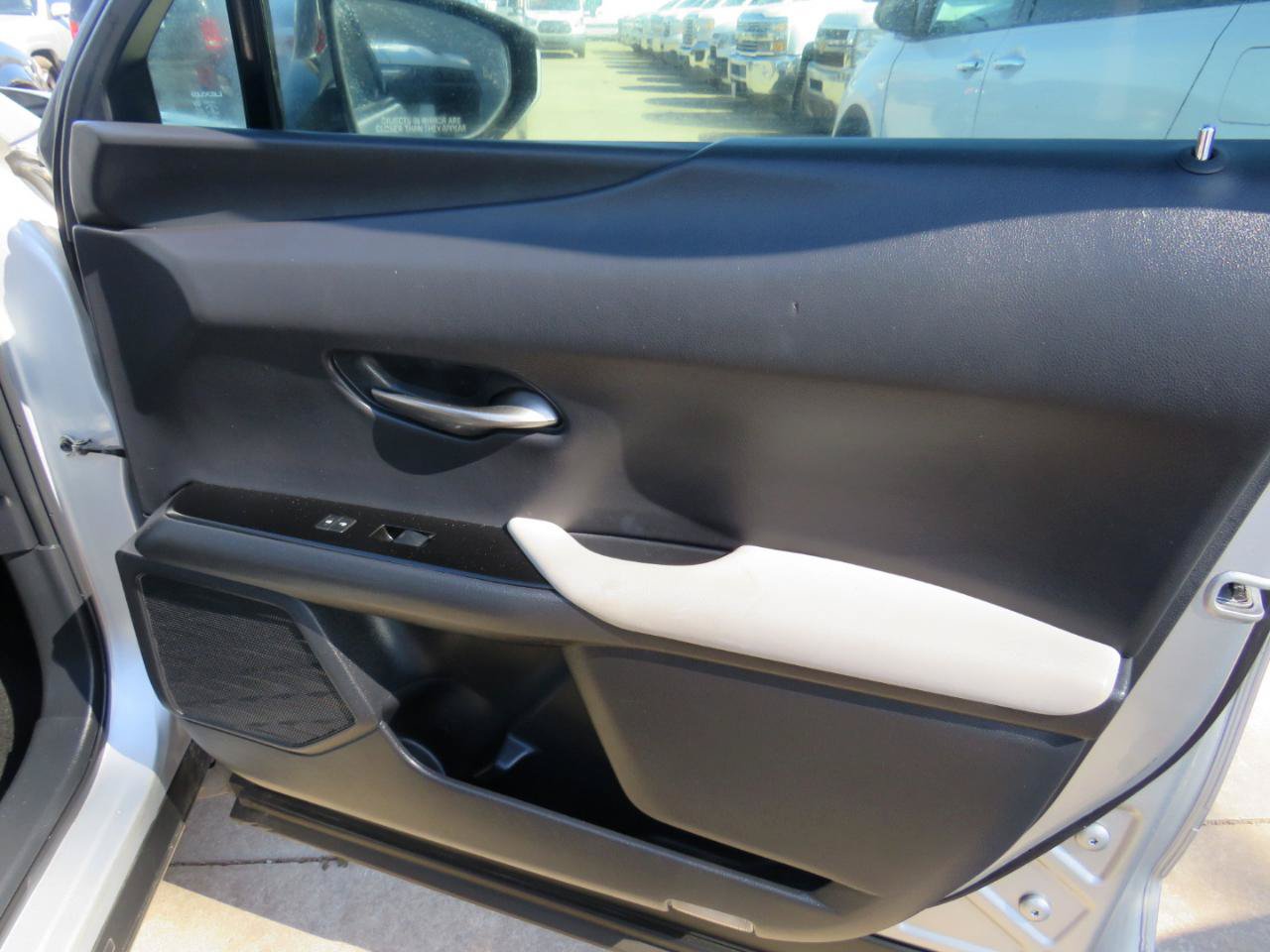 Used 2019 Lexus UX 200 FWD image 33