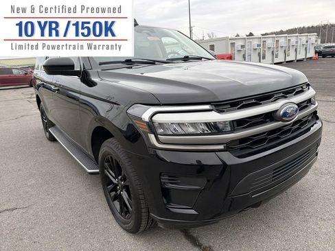 Used 2023 Ford Expedition Max XLT image 3