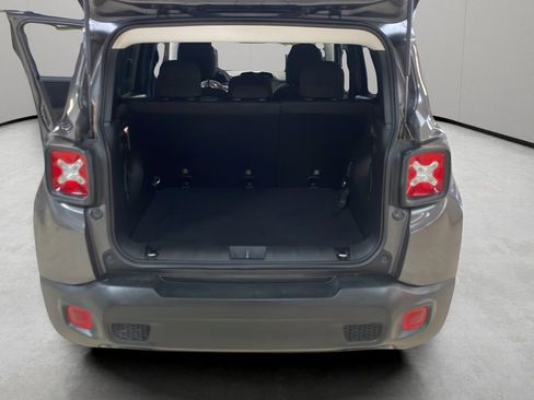 Used 2019 Jeep Renegade Sport w/ Sport Appearance Group AWD/4WD image 22