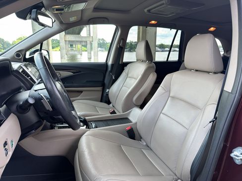 Used 2017 Honda Pilot Elite image 11