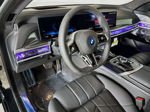 Used 2026 BMW i7 M70 AWD/4WD image 9
