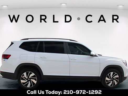 Used 2025 Volkswagen Atlas SE FWD image 8