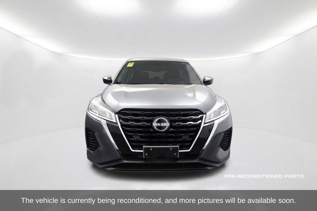 Used 2022 Nissan Kicks S FWD image 2