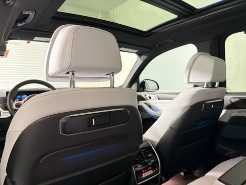 Certified 2025 BMW X5 M60i AWD/4WD image 14