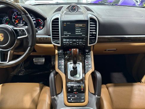 Used 2015 Porsche Cayenne Turbo image 72