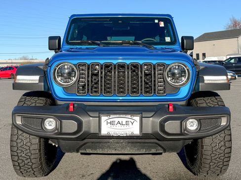 Used 2024 Jeep Wrangler Unlimited Rubicon image 2