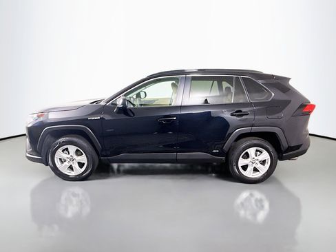Used 2020 Toyota RAV4 LE image 6