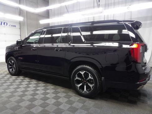 Used 2025 GMC Yukon XL AT4 AWD/4WD image 5