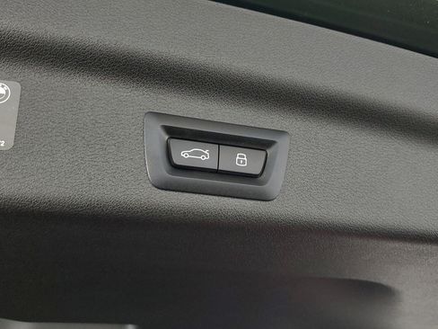 Certified 2025 BMW X1 xDrive28i w/ Technology Package image 24