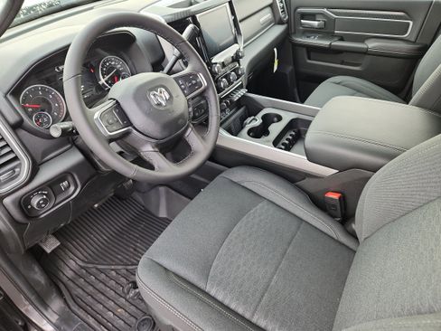 New 2026 RAM 2500 Big Horn AWD/4WD image 9