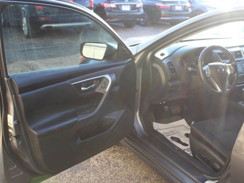 Used 2018 Nissan Altima 2.5 SV image 10