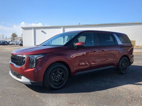 Used 2025 Kia Carnival image 7