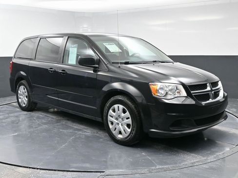 Used 2017 Dodge Grand Caravan SE w/ Power Window Group image 3