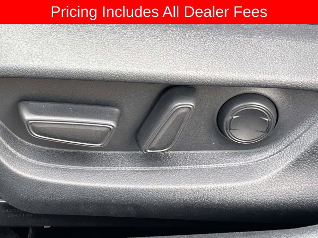 Used 2025 Toyota Camry SE FWD image 17